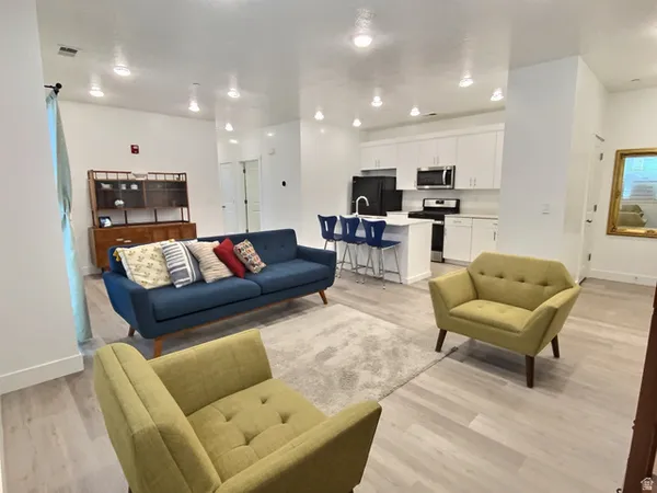 $269,900 | 472 West 40 South, Unit J102, Providence, UT 84332