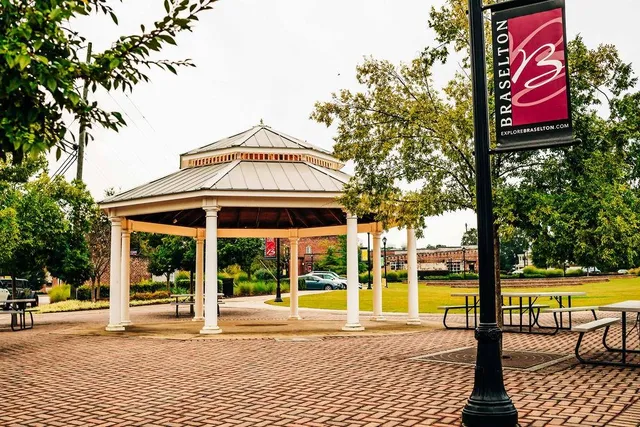 $553,411 | 168 Brandle Rose Way, Hoschton, GA 30548