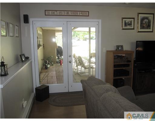 37 Raleigh Road Kendall Park, NJ 08824 - Photo 8 of 10 Gallery Image 8