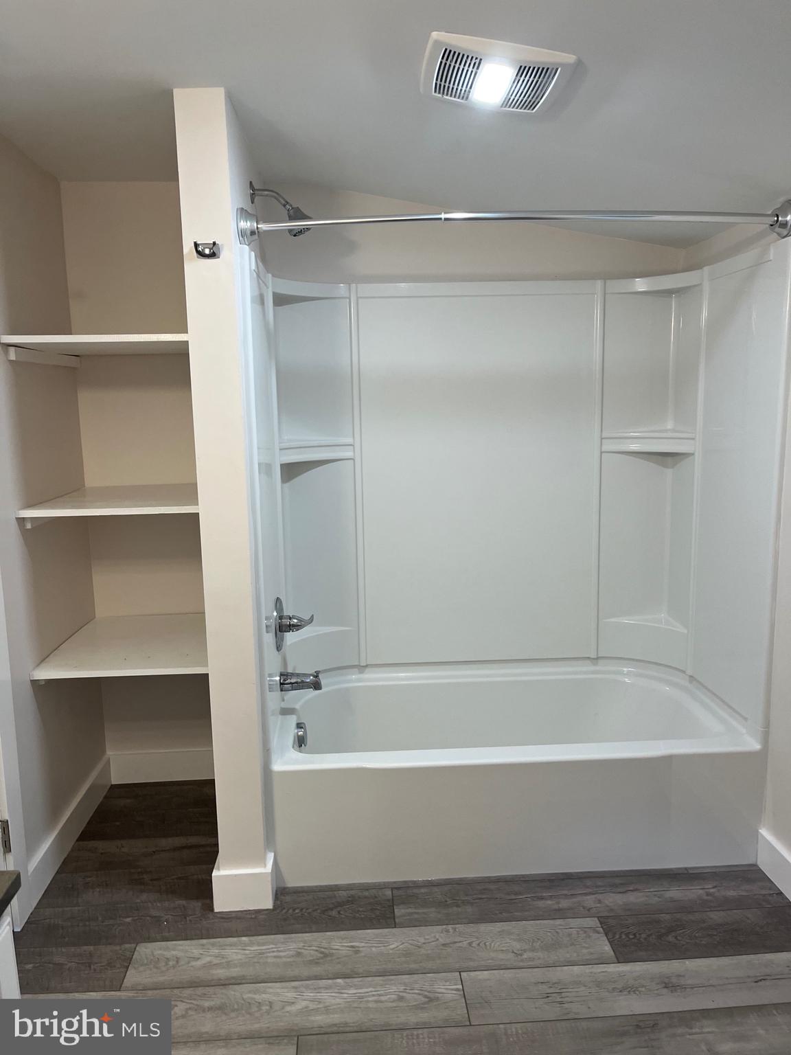 917 A A N Old Road, Unit 2 Strasburg, PA 17579 - Photo 3 of 7 a bathroom with a bathtub