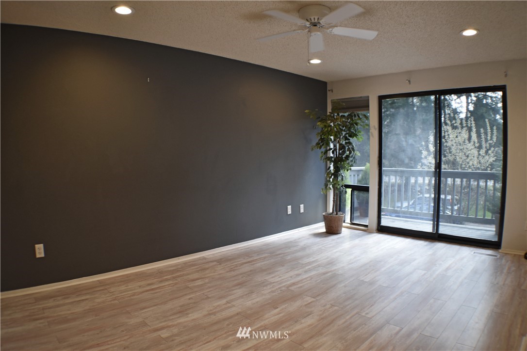2010 Southeast 16th Court Renton, WA 98055 - Photo 12 of 20 Gallery Image 12