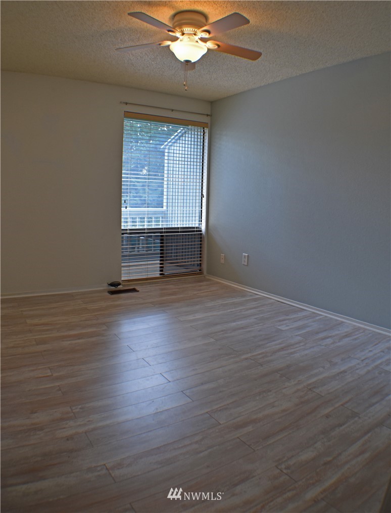 2010 Southeast 16th Court Renton, WA 98055 - Photo 14 of 20 Gallery Image 14