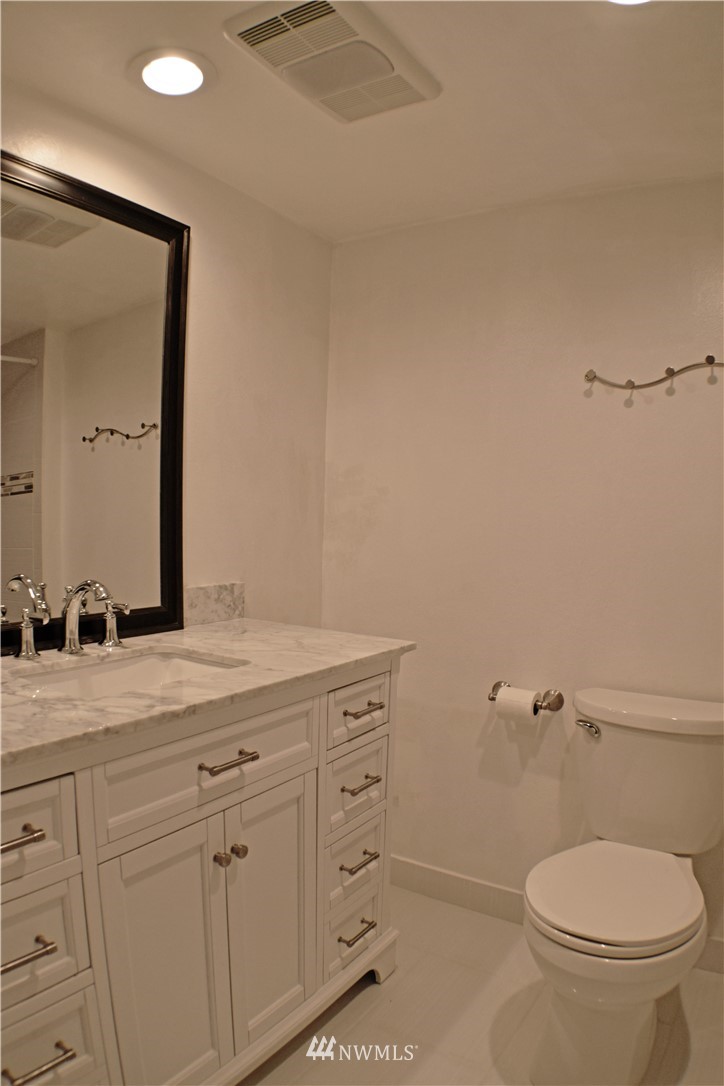 2010 Southeast 16th Court Renton, WA 98055 - Photo 15 of 20 Gallery Image 15