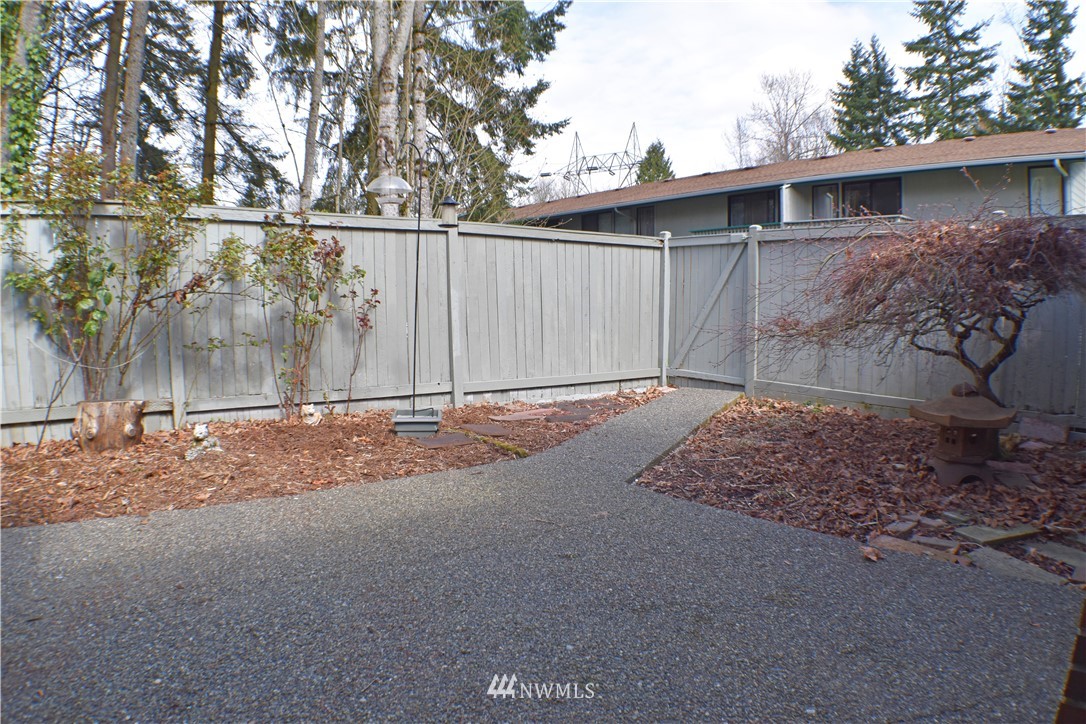 2010 Southeast 16th Court Renton, WA 98055 - Photo 18 of 20 Gallery Image 18
