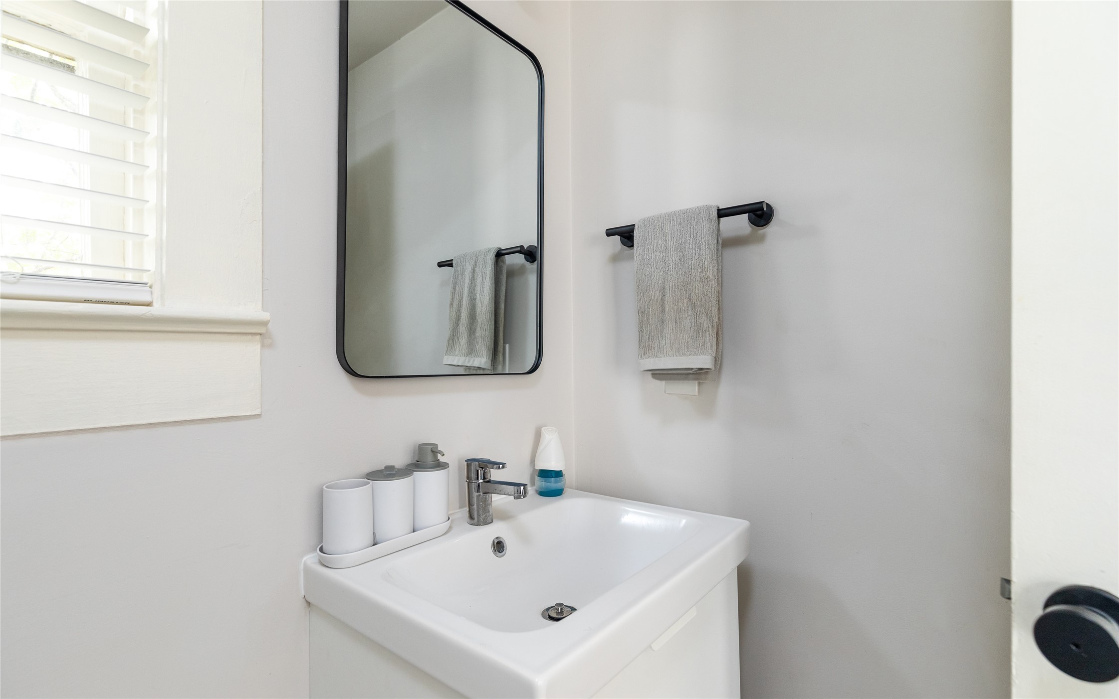 114 Redan Street, Unit 3 Houston, TX 77009 - Photo 12 of 15 One faucet sink with lots of natural light.