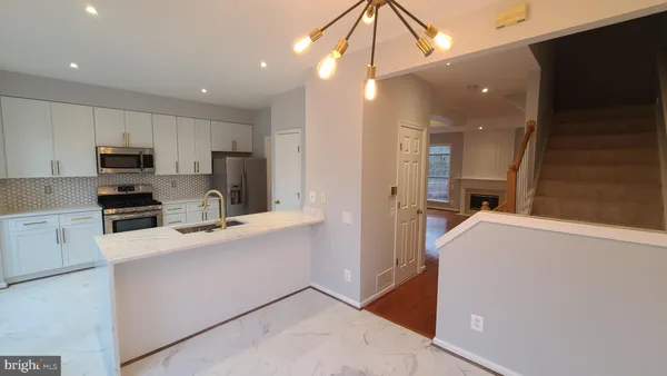 $3,200 | 47682 Sandbank Square, Sterling, VA 20165