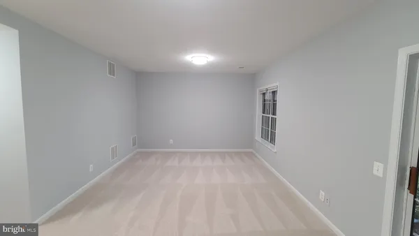 $3,200 | 47682 Sandbank Square, Sterling, VA 20165