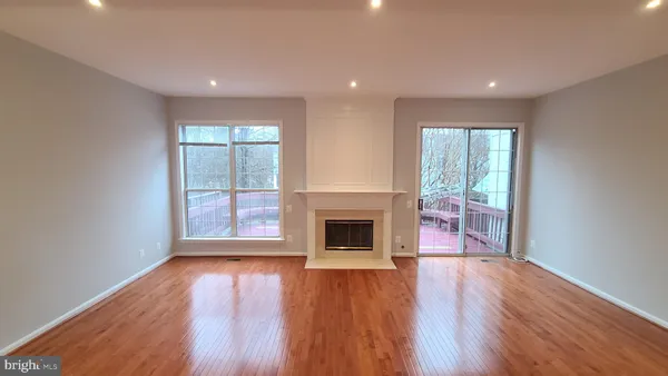 $3,200 | 47682 Sandbank Square, Sterling, VA 20165