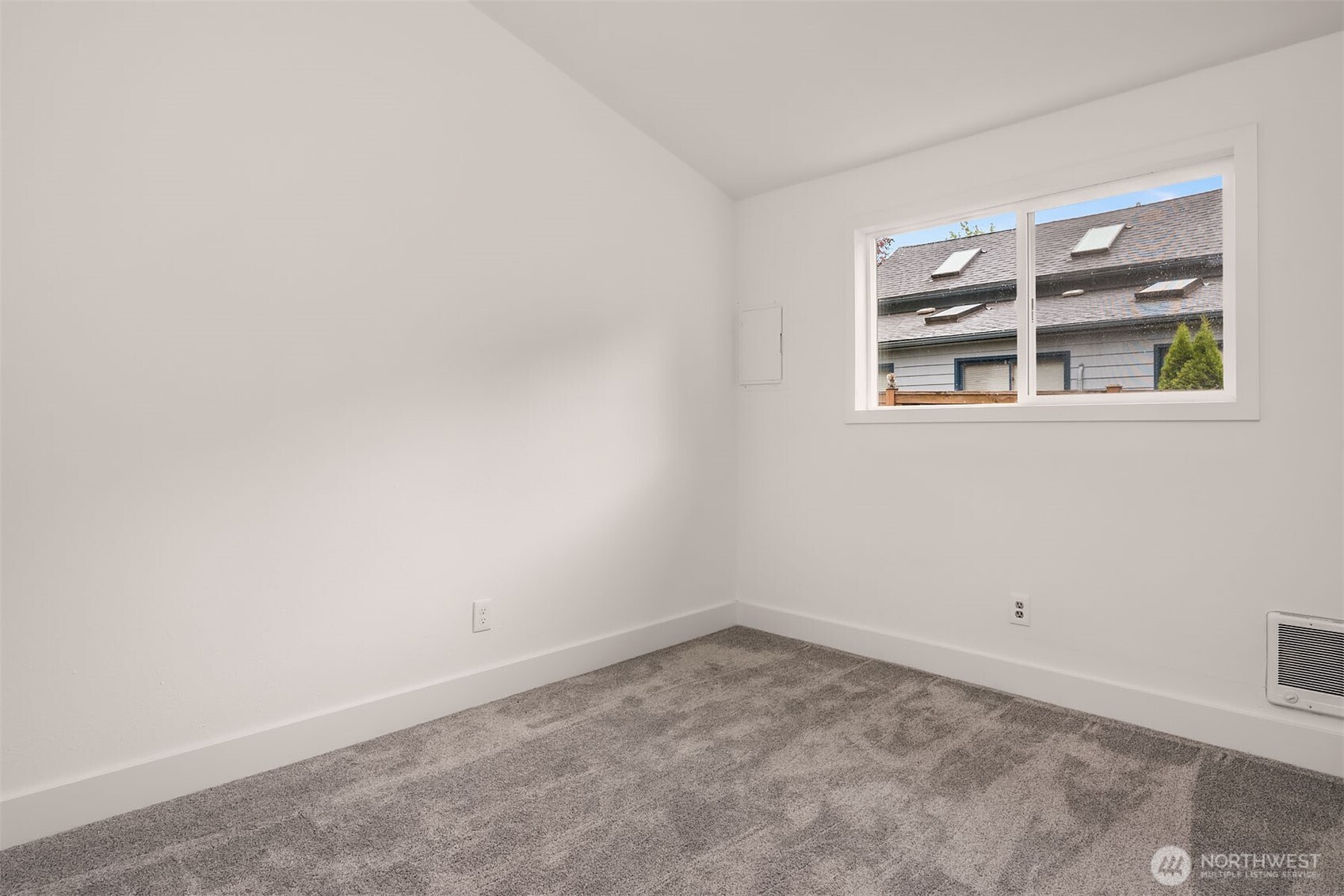340 Southeast Clark Street Issaquah, WA 98027 - Photo 18 of 19