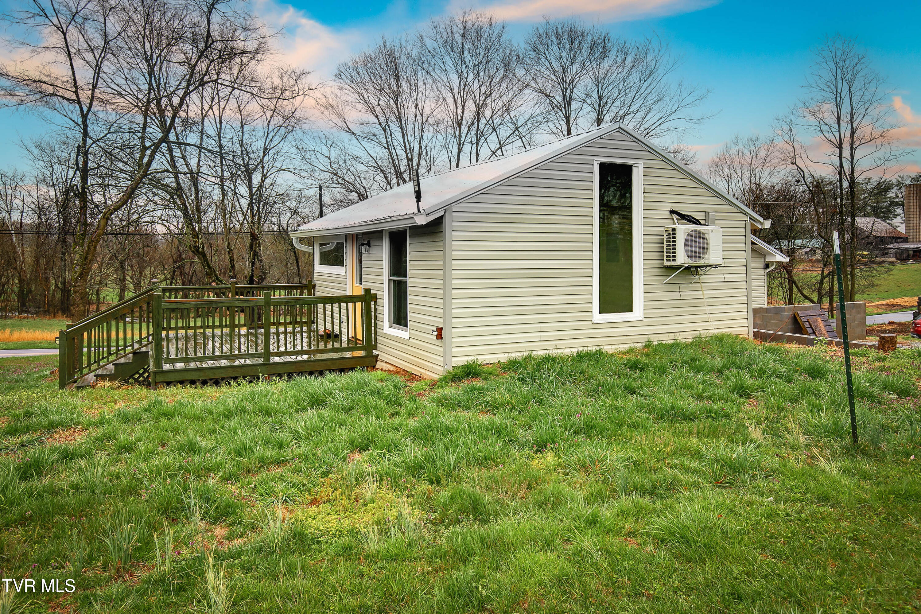 109 Clear Springs Road Limestone, TN 37681 - Photo 22 of 31 109 Clear Springs Rd-22