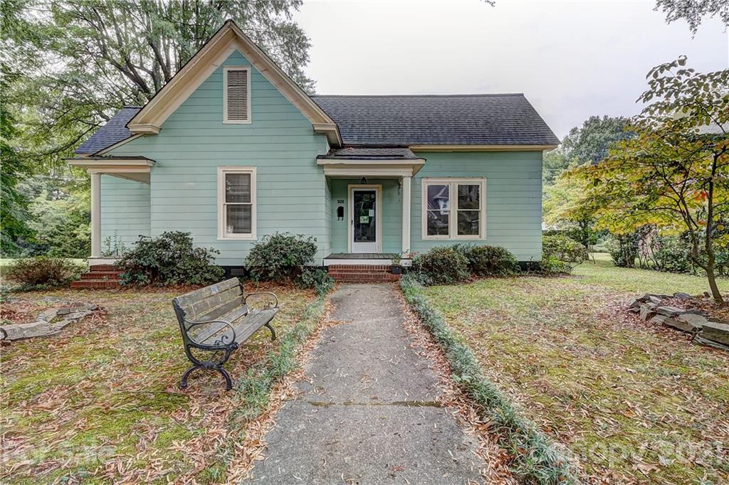 a view of backyard of house