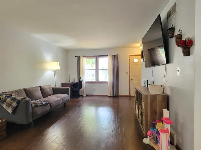 $239,900 | 3147 South 49th Street, Milwaukee, WI 53219