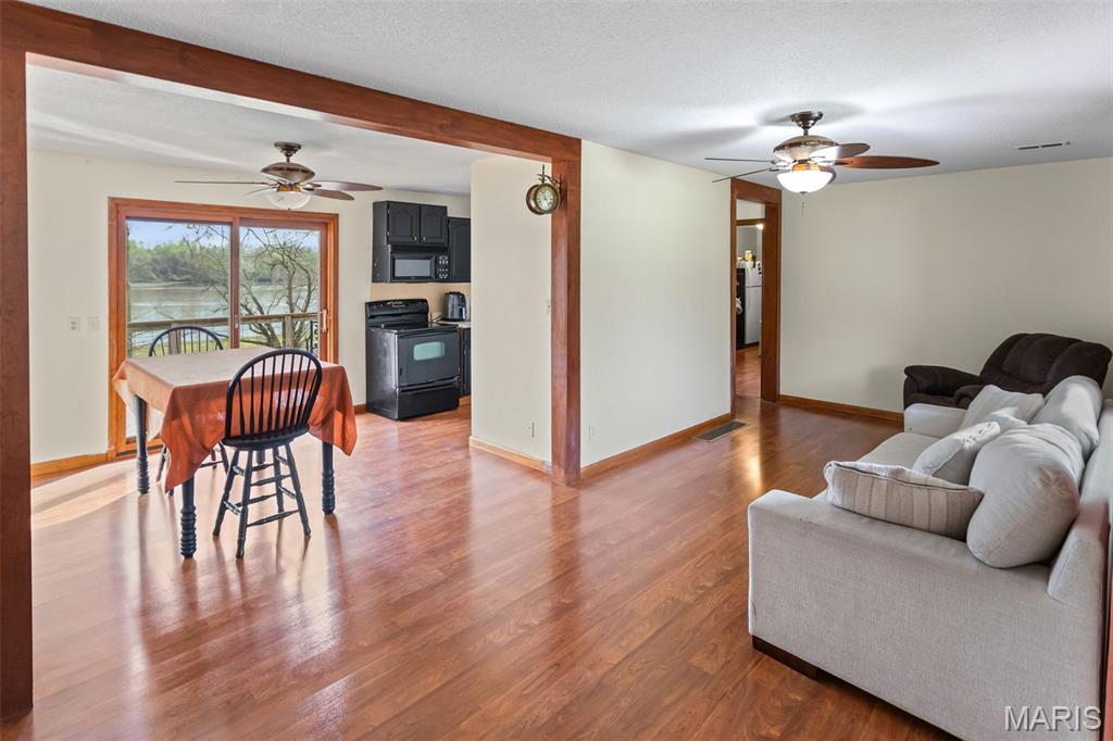 1315 West Main Street Grafton, IL 62037 - Photo 6 of 39