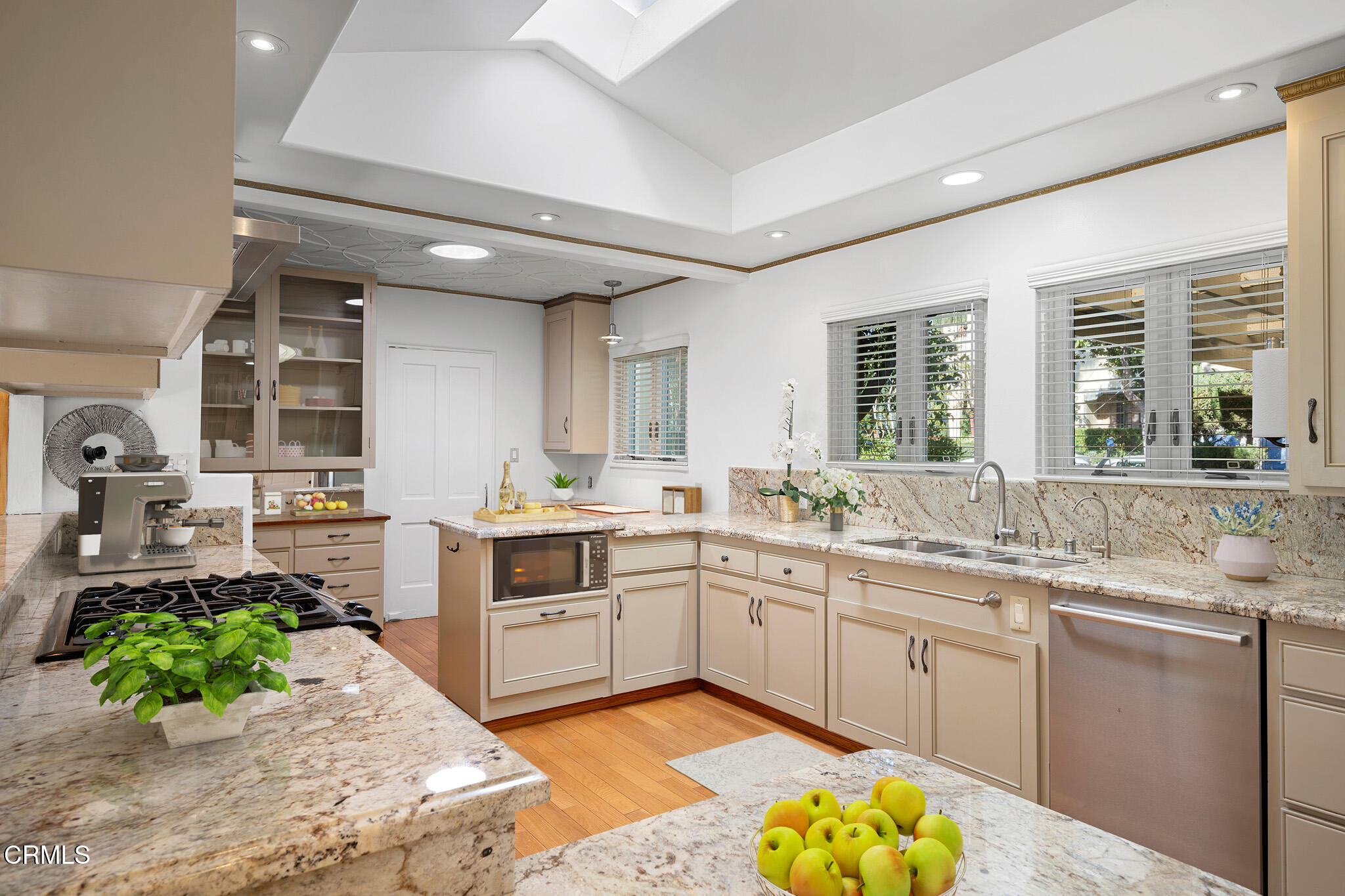 1436 North Arroyo Boulevard Pasadena, CA 91103 - Photo 14 of 44 Updated Kitchen