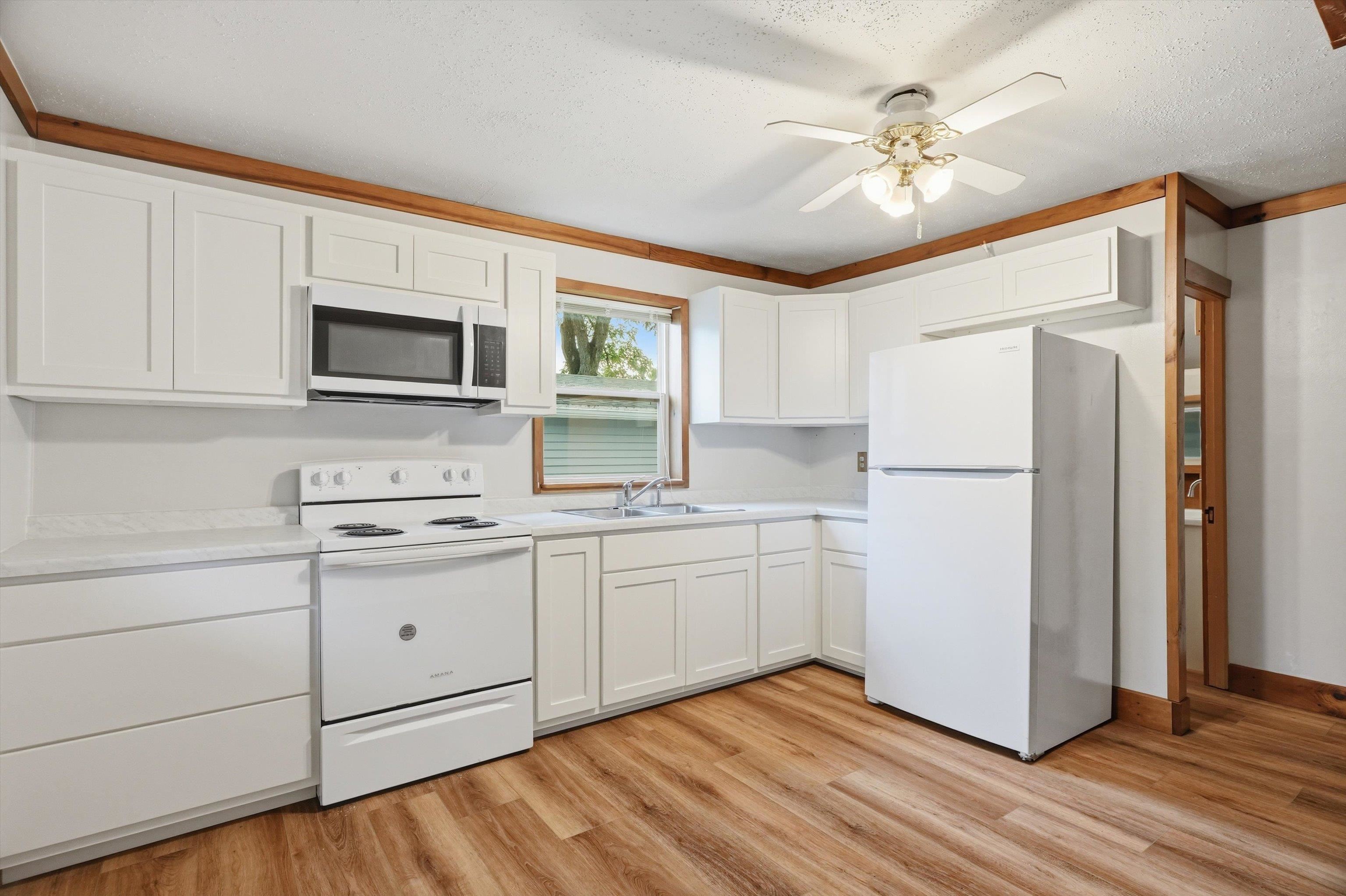 608 East 9th Street Marshfield, WI 54449 - Photo 7 of 25