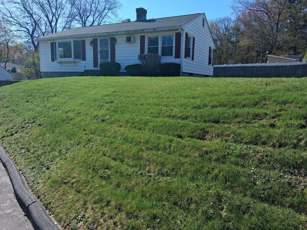 4 Ayrshire Road Worcester, MA 01604 - Photo 3 of 29