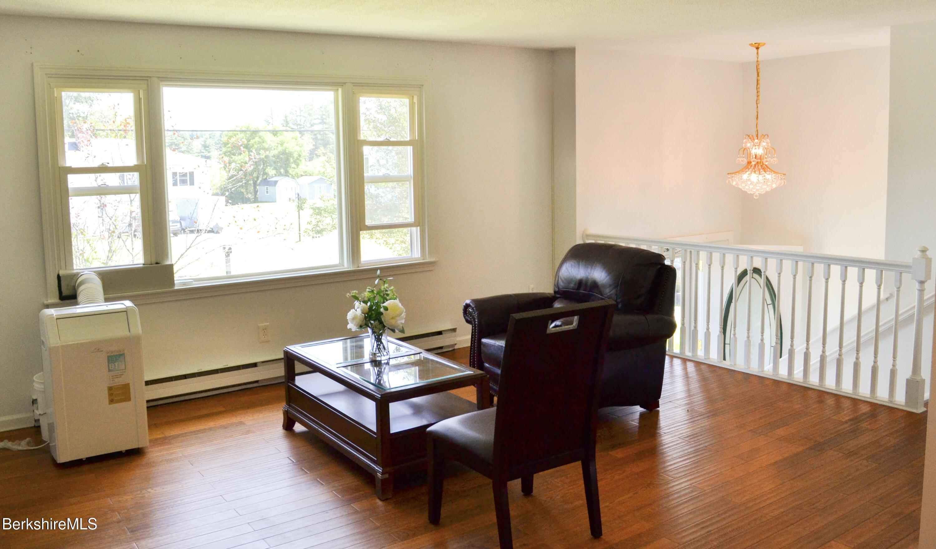 127 Oak Hill Road Pittsfield, MA 01201 - Photo 13 of 22 Living room