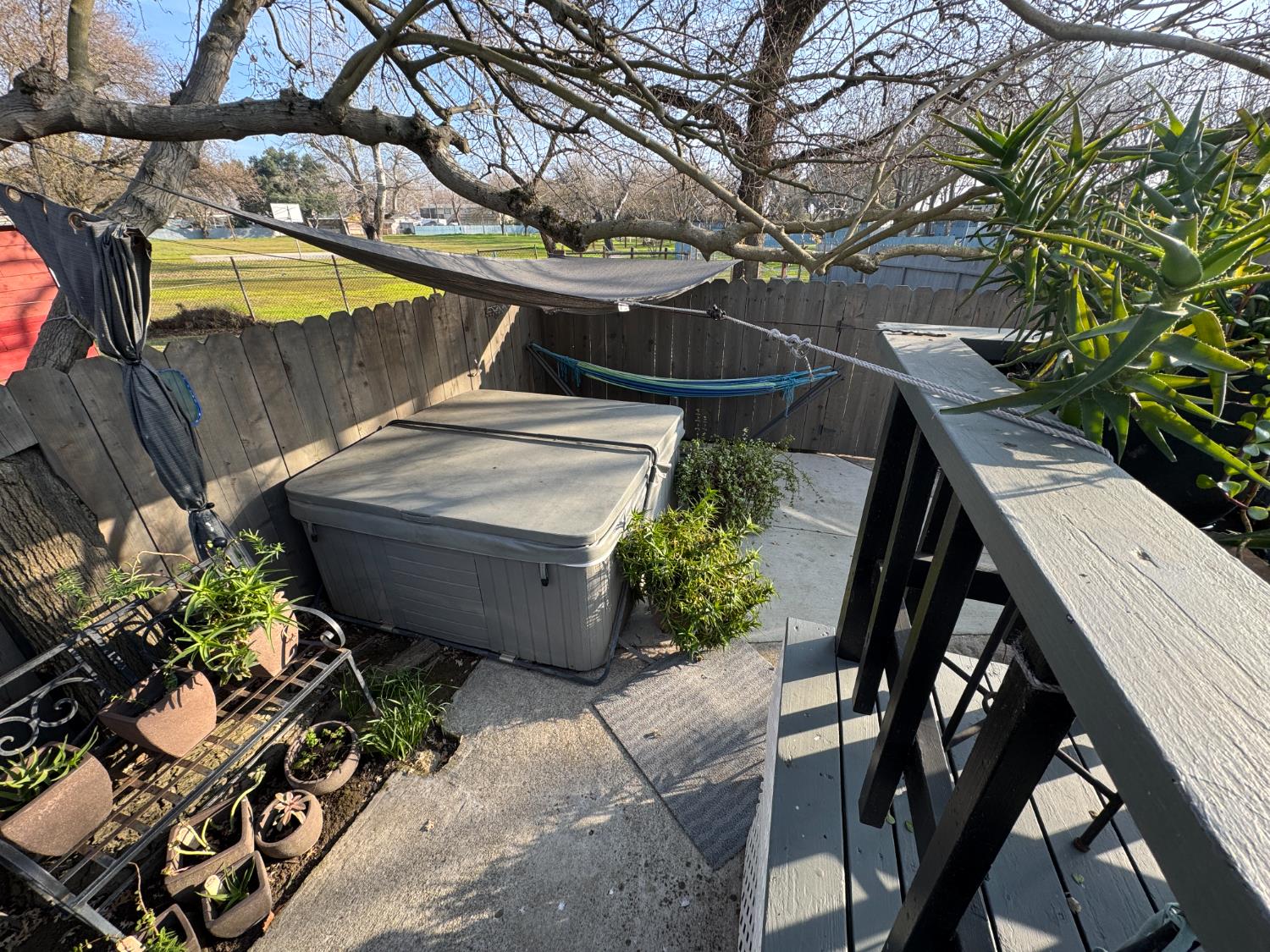 1777 Circle Drive Isleton, CA 95641 - Photo 19 of 20 a backyard of a house with outdoor seating