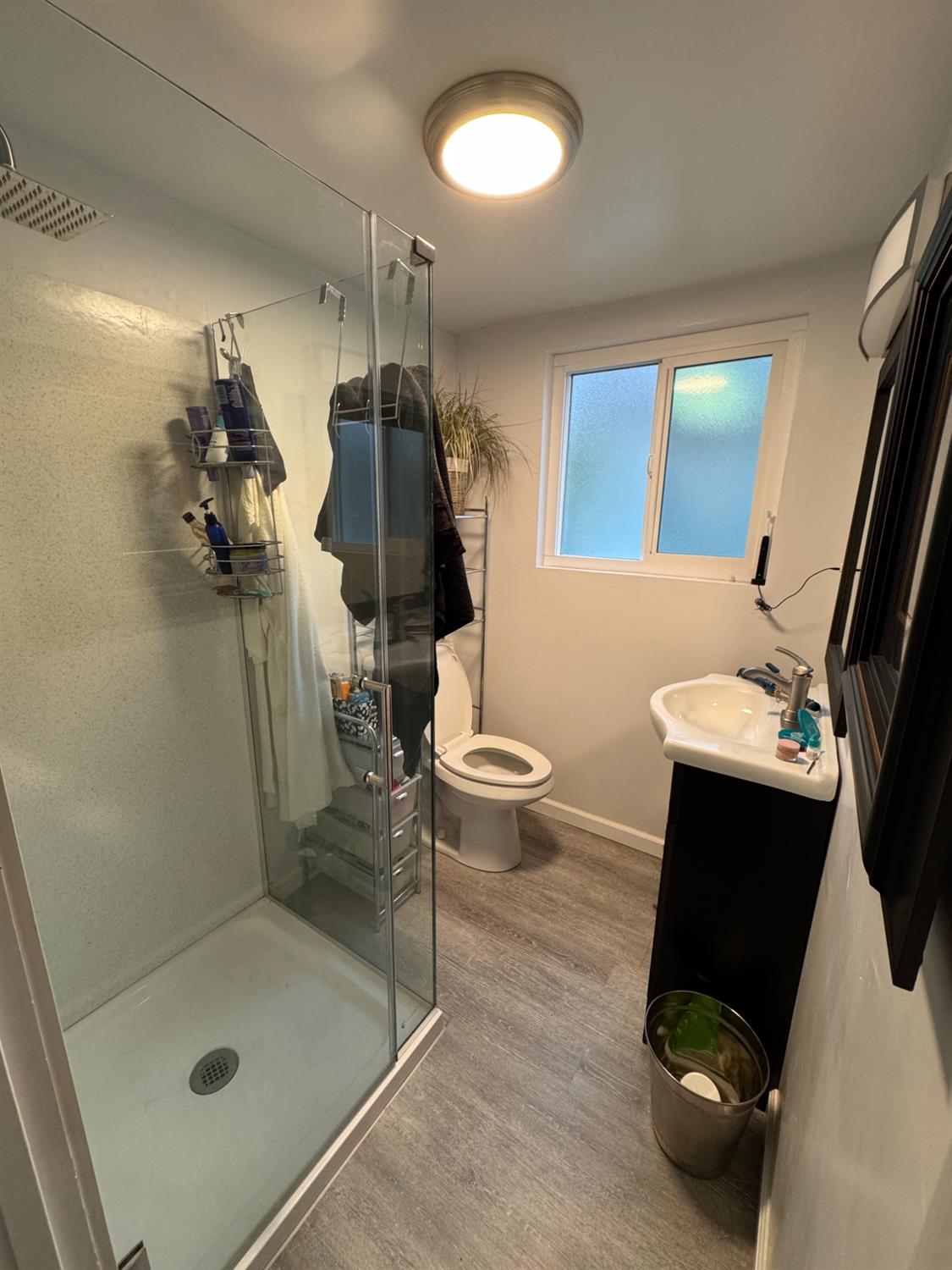 1777 Circle Drive Isleton, CA 95641 - Photo 9 of 20 a bathroom with a sink toilet and shower