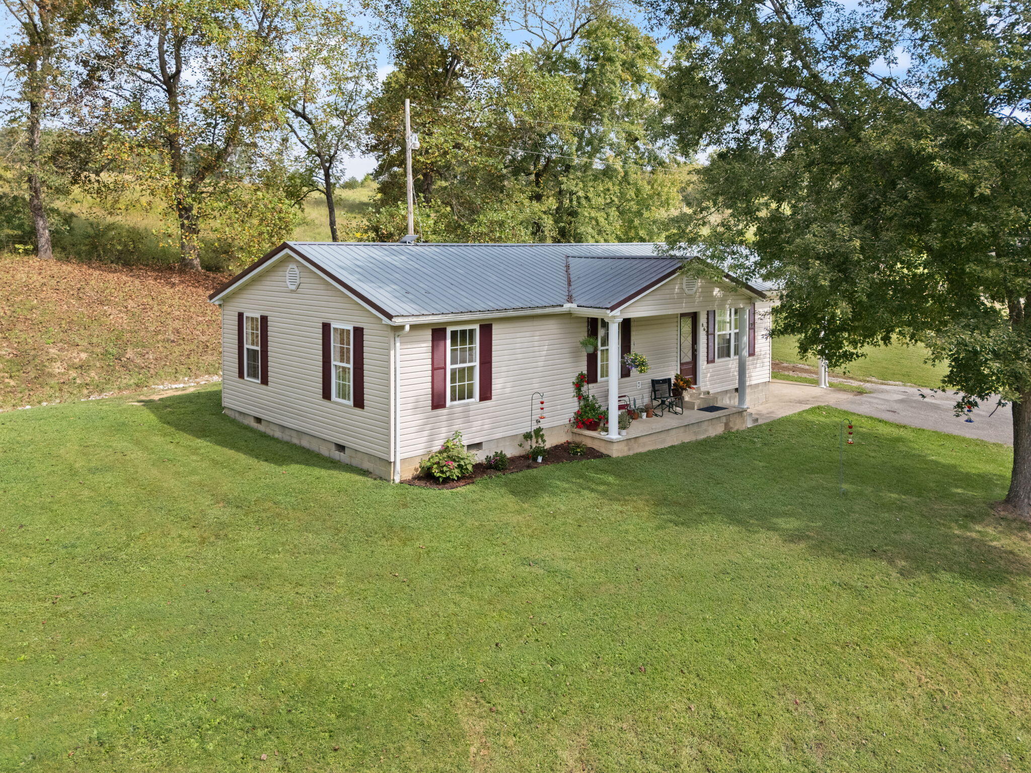 867 Chadwell Road Booneville, KY 41314 - Photo 34 of 58 36-web-or-mls-DJI_20250916114248_0099_D