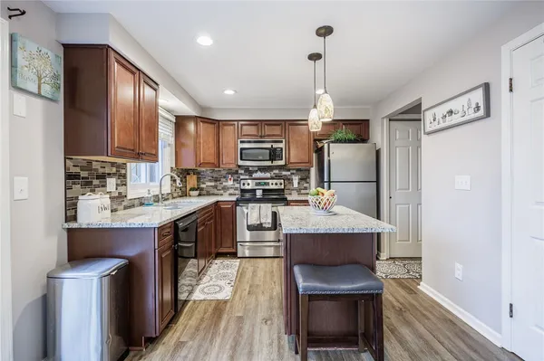 $219,000 | 14 Walpole Court, Perinton, NY 14450