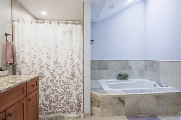 $219,000 | 14 Walpole Court, Perinton, NY 14450