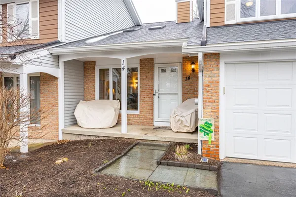 $219,000 | 14 Walpole Court, Perinton, NY 14450