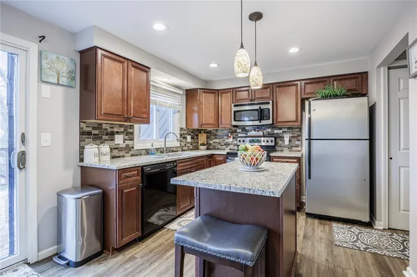 $219,000 | 14 Walpole Court, Perinton, NY 14450