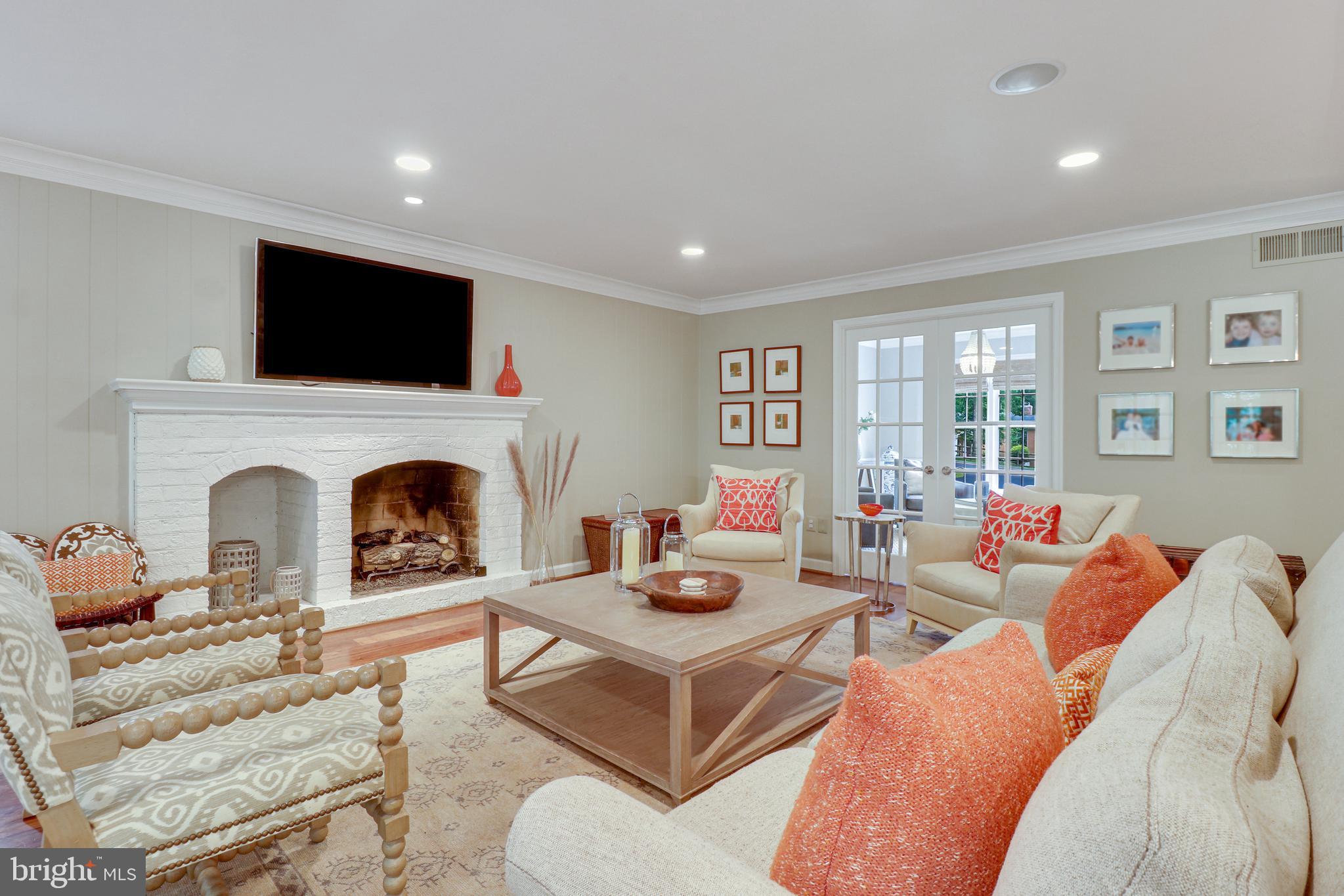 8618 Brook Road McLean, VA 22102 - Photo 22 of 81 Family Room