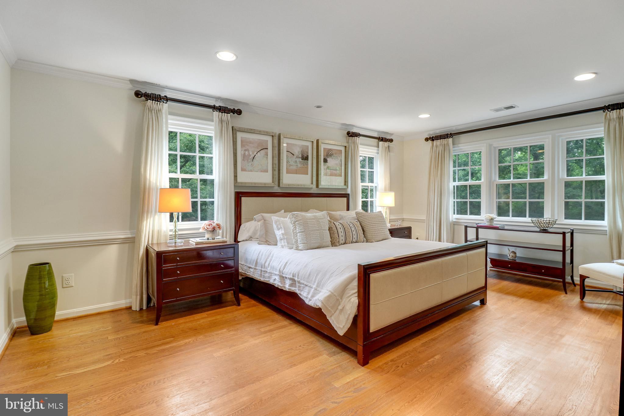 8618 Brook Road McLean, VA 22102 - Photo 33 of 81 Primary Suite