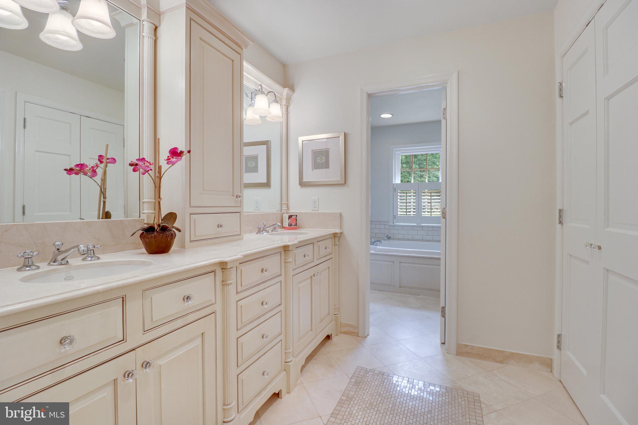 8618 Brook Road McLean, VA 22102 - Photo 45 of 81 Hall Bath