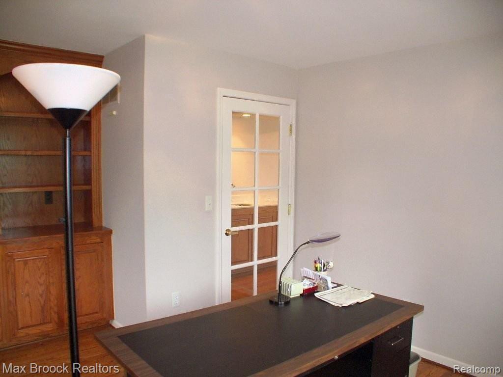 2986 Pheasant Ring Court Rochester, MI 48309 - Photo 19 of 29 Library