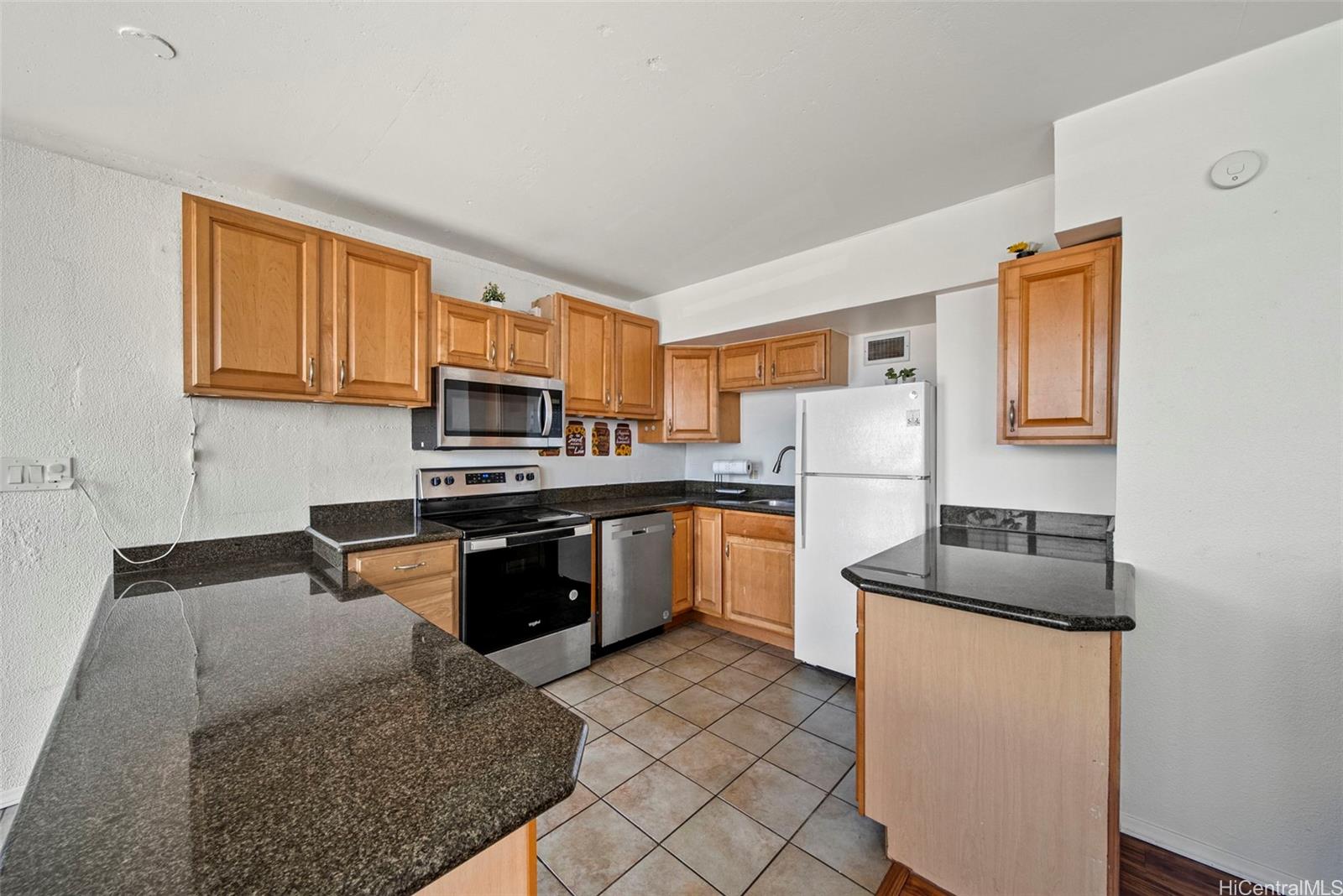 94-249 Waikele Road, Unit B4 Waipahu, HI 96797 - Photo 4 of 14