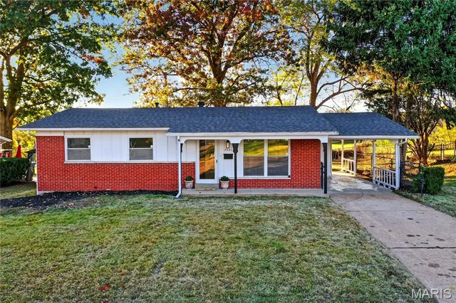 $189,900 | 7241 Berkridge Drive, Hazelwood, MO 63042