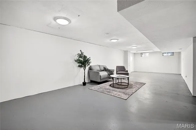 $189,900 | 7241 Berkridge Drive, Hazelwood, MO 63042