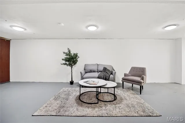 $189,900 | 7241 Berkridge Drive, Hazelwood, MO 63042