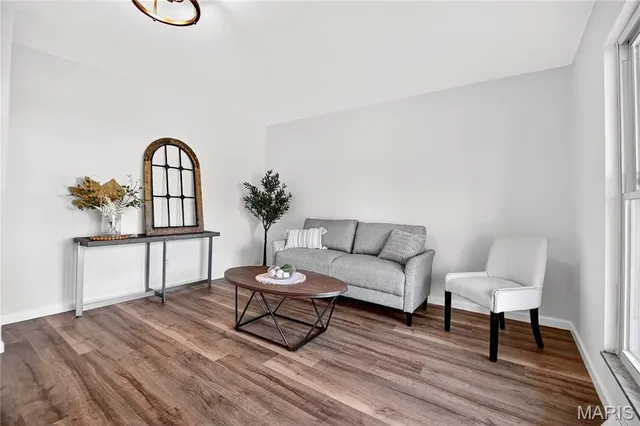 $189,900 | 7241 Berkridge Drive, Hazelwood, MO 63042