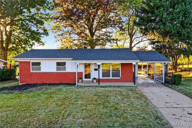 $189,900 | 7241 Berkridge Drive, Hazelwood, MO 63042