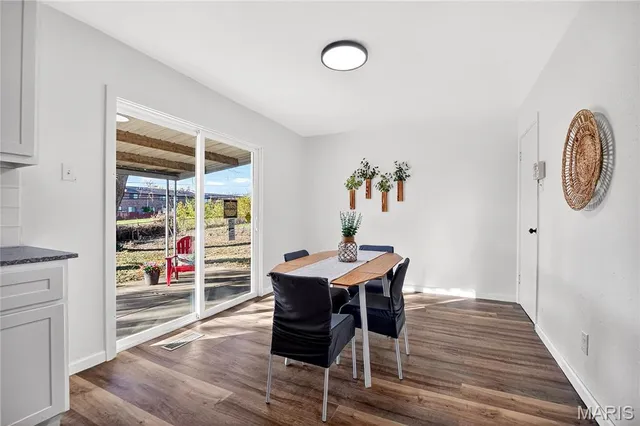 $189,900 | 7241 Berkridge Drive, Hazelwood, MO 63042