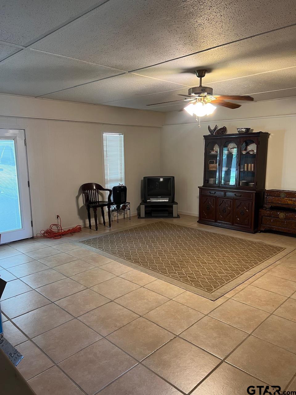 320 Bowers Street Lindale, TX 75771 - Photo 15 of 31 a view of a livingroom with furniture