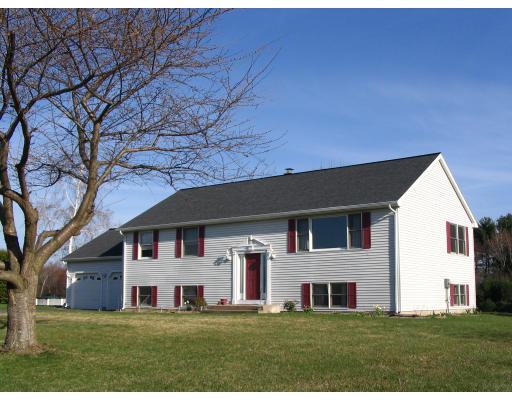 17 Grand Oak Farm Road Hadley, MA 01035 - Photo 1 of 8 Gallery Image 1