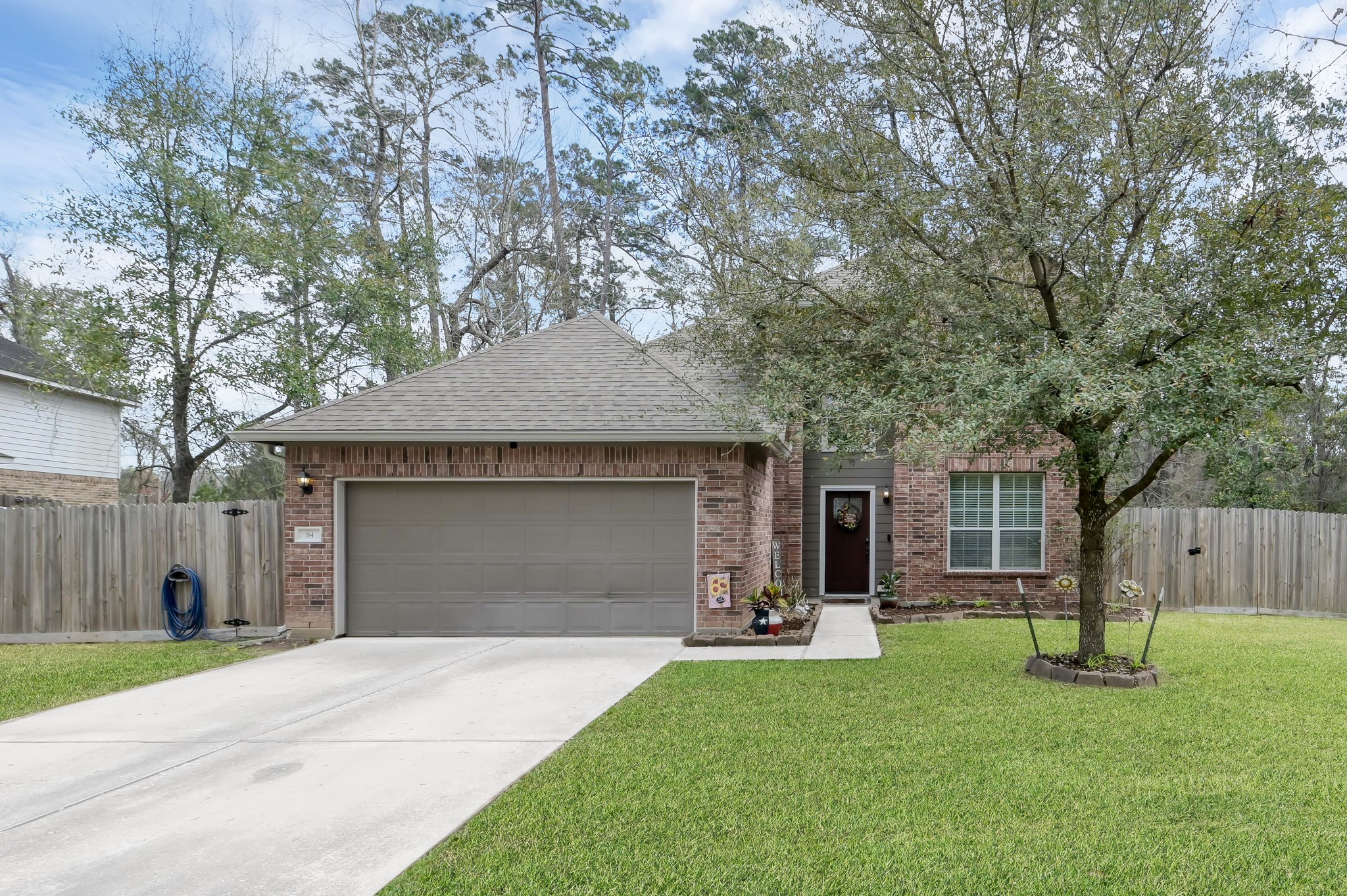 84 Palos Verde Conroe, TX 77304 - Photo 2 of 39