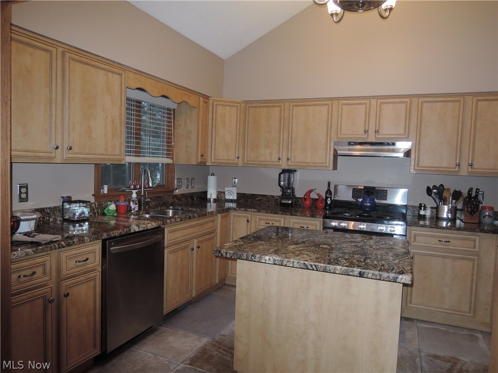 1244 Shields Road Youngstown, OH 44511 - Photo 5 of 33 Gallery Image 5