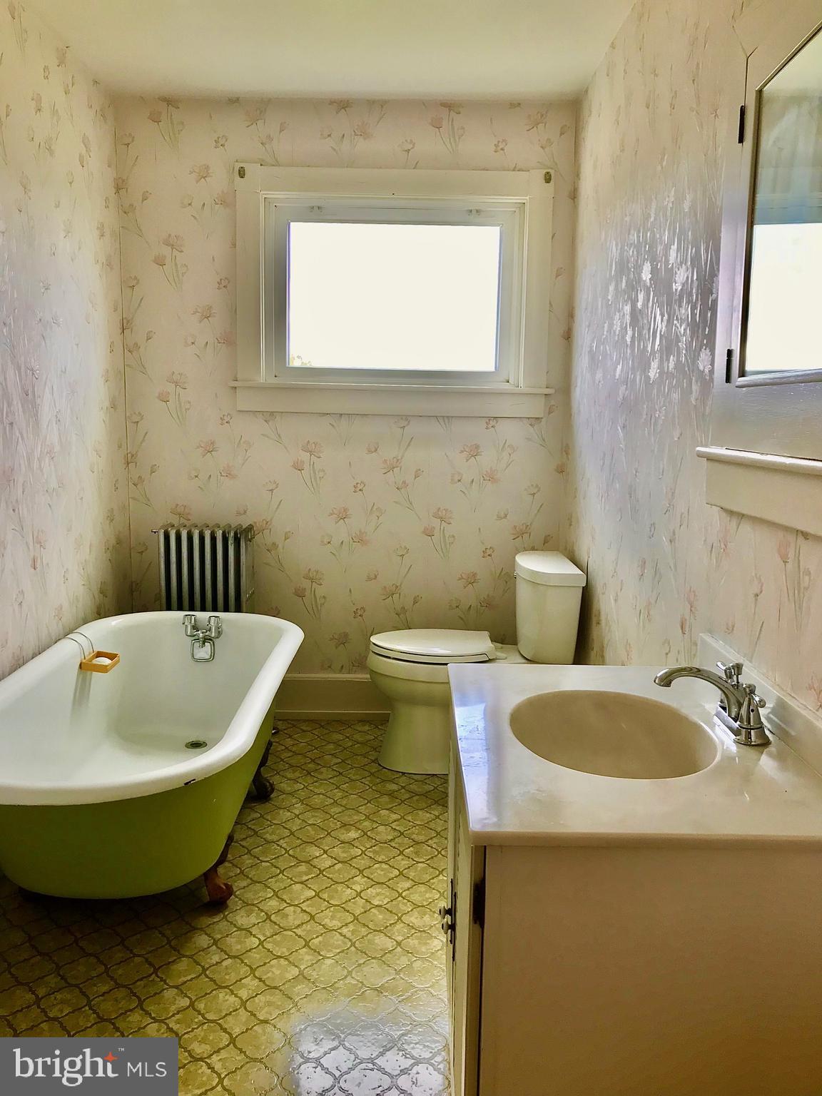 31 East Broad Street Reading, PA 19607 - Photo 11 of 16 Bathroom