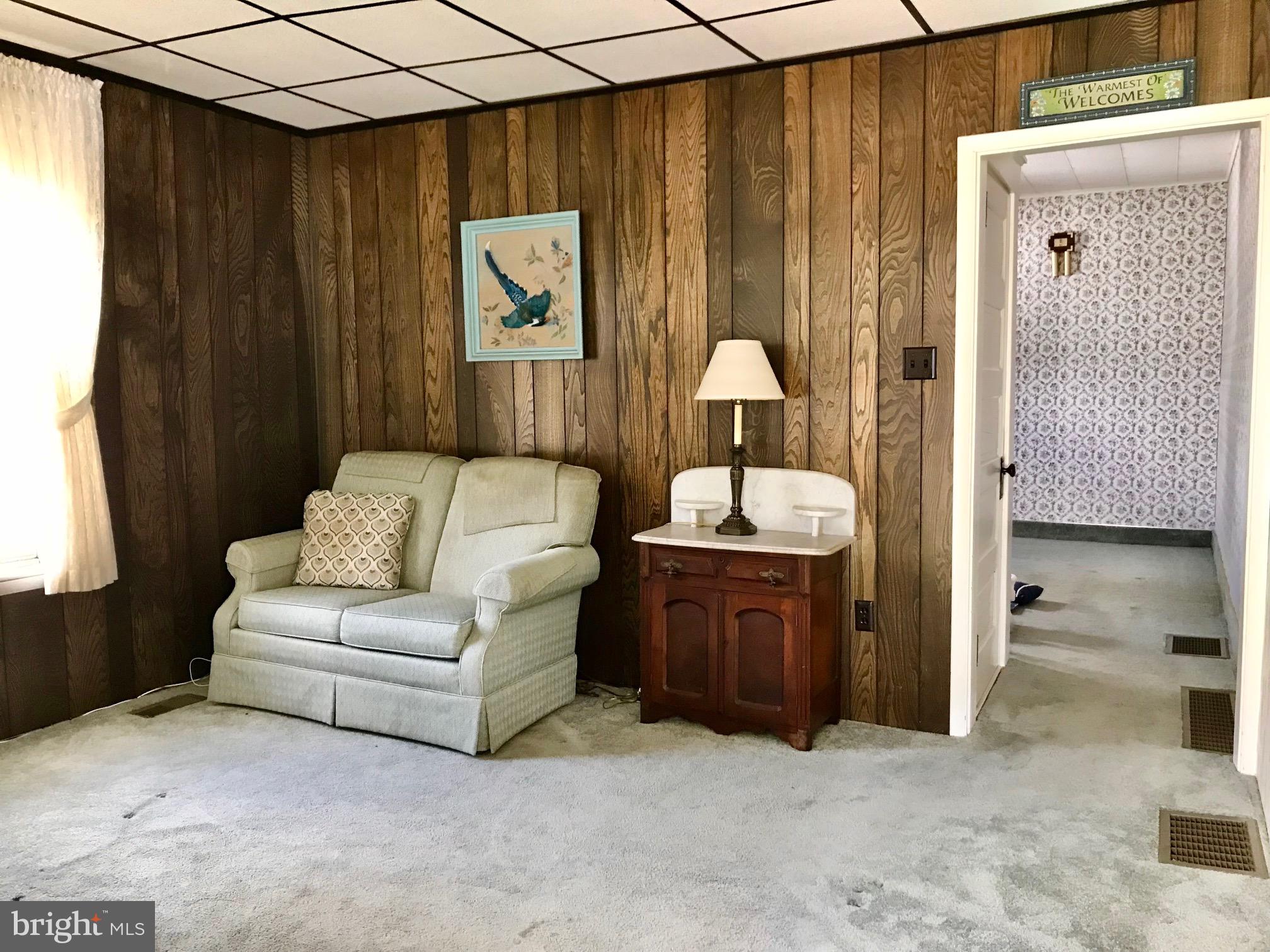 31 East Broad Street Reading, PA 19607 - Photo 4 of 16 Living Room
