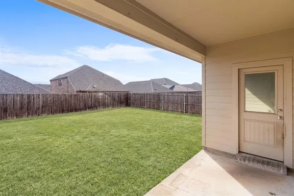 $2,050 | 445 Catalpa Drive, Princeton, TX 75407