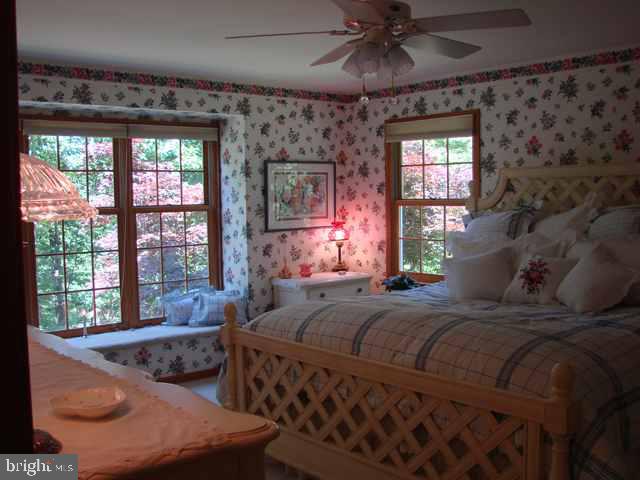1291 Kuhn Road Boiling Springs, PA 17007 - Photo 9 of 24 Gallery Image 9