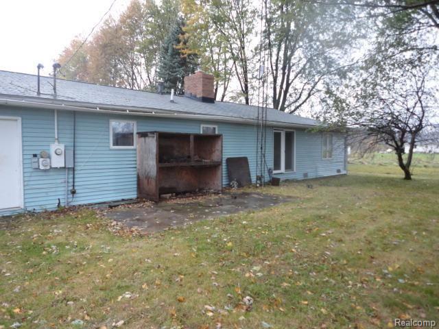 7516 State Road Fort Gratiot, MI 48059 - Photo 2 of 6 70092465 Rear view