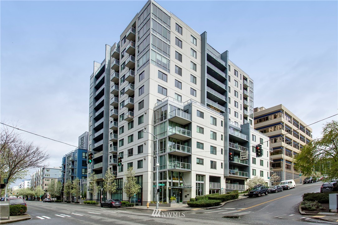 76 Cedar Street, Unit 911 Seattle, WA 98121 - Photo 3 of 25 Gallery Image 3
