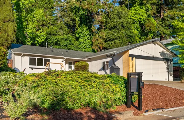 $925,000 | 10910 Glen Artney Street, Oakland, CA 94605